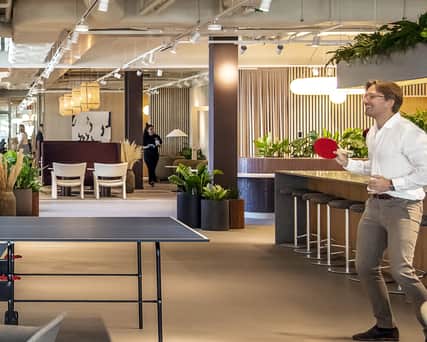 Close-up of apples on a plate.